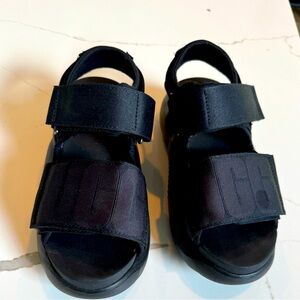 UGG LA Cloud Black Women's black size 7 (barely used)